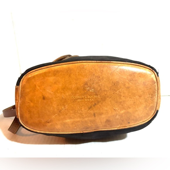 Elegant Black and Brown Bucket Bag - Picture 3 of 13